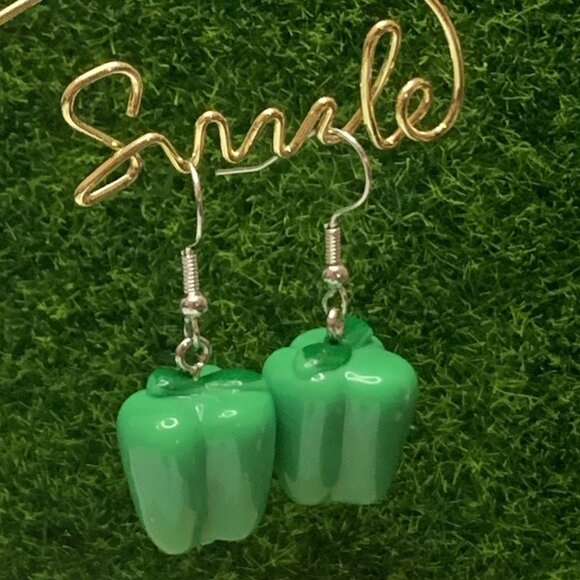 Green Pepper Earring, Funny Food Earring, Gift Idea, Food Jewelry, Chef Earring - Picture 6 of 7